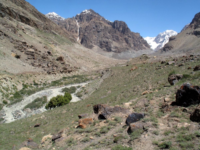 Фотогалерея или репортаж. Памирский марафон 2009. Часть 1. Разминка. (Альпинизм, пик революции, пик коммунизма, пик ленина, маи)