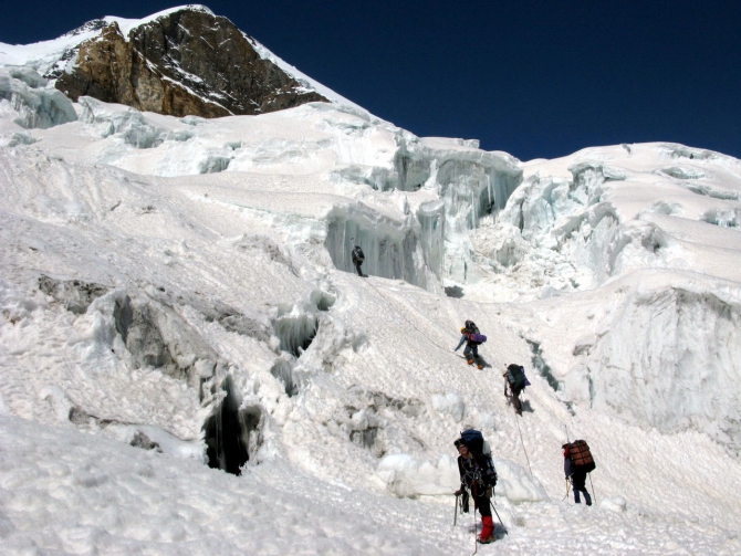 Фотогалерея или репортаж. Памирский марафон 2009. Часть 2. Траверс Революции (Альпинизм, пик ленина, пик революции, пик коммунизма, маи)