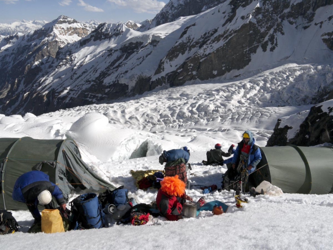 Фотогалерея или репортаж. Памирский марафон 2009. Часть 2. Траверс Революции (Альпинизм, пик ленина, пик революции, пик коммунизма, маи)