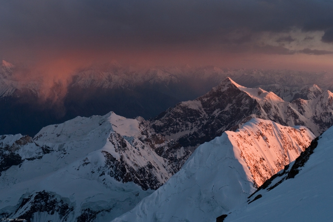 Фотогалерея или репортаж. Памирский марафон 2009. Часть 2. Траверс Революции (Альпинизм, пик ленина, пик революции, пик коммунизма, маи)
