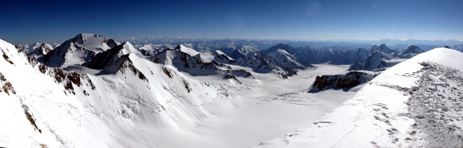 Фотогалерея или репортаж. Памирский марафон 2009. Часть 2. Траверс Революции (Альпинизм, пик ленина, пик революции, пик коммунизма, маи)