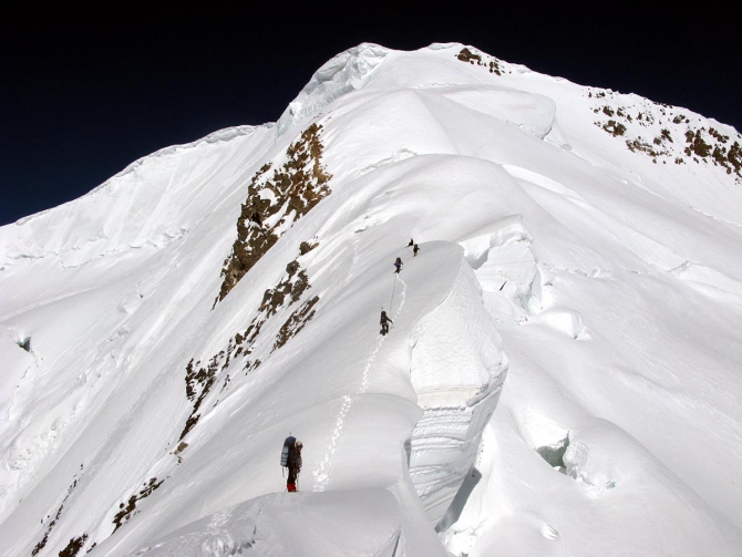 Фотогалерея или репортаж. Памирский марафон 2009. Часть 2. Траверс Революции (Альпинизм, пик ленина, пик революции, пик коммунизма, маи)