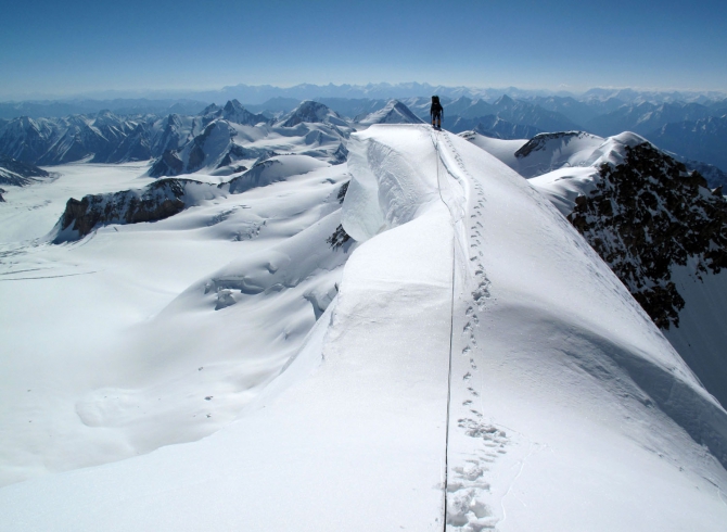 Фотогалерея или репортаж. Памирский марафон 2009. Часть 2. Траверс Революции (Альпинизм, пик ленина, пик революции, пик коммунизма, маи)
