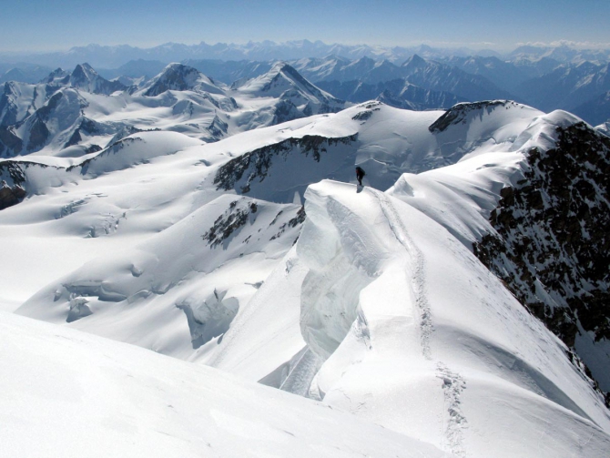 Фотогалерея или репортаж. Памирский марафон 2009. Часть 2. Траверс Революции (Альпинизм, пик ленина, пик революции, пик коммунизма, маи)