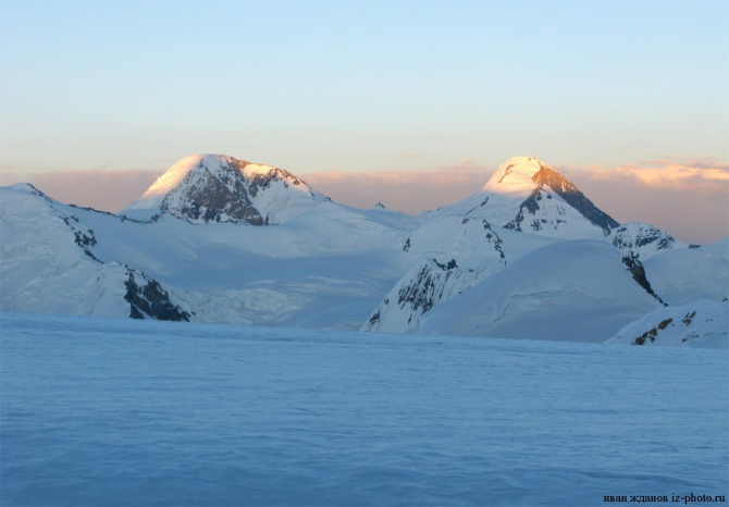 Фотогалерея или репортаж. Памирский марафон 2009. Часть 2. Траверс Революции (Альпинизм, пик ленина, пик революции, пик коммунизма, маи)