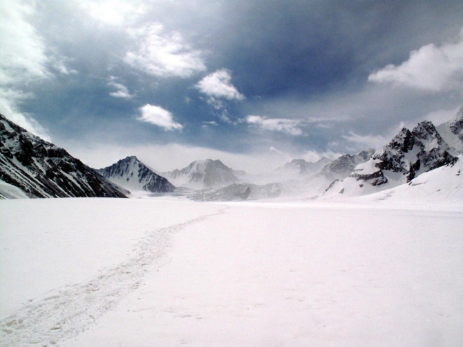 Фотогалерея или репортаж. Памирский марафон 2009. Часть 2. Траверс Революции (Альпинизм, пик ленина, пик революции, пик коммунизма, маи)