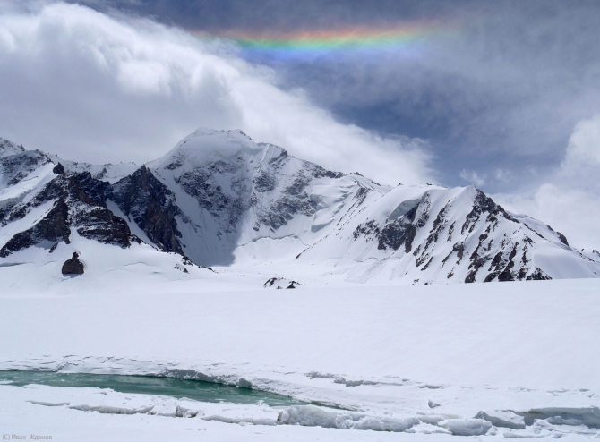 Фотогалерея или репортаж. Памирский марафон 2009. Часть 2. Траверс Революции (Альпинизм, пик ленина, пик революции, пик коммунизма, маи)