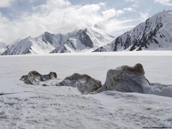 Фотогалерея или репортаж. Памирский марафон 2009. Часть 2. Траверс Революции (Альпинизм, пик ленина, пик революции, пик коммунизма, маи)