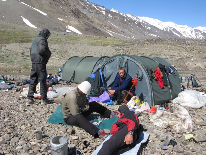 Фотогалерея или репортаж. Памирский марафон 2009. Часть 2. Траверс Революции (Альпинизм, пик ленина, пик революции, пик коммунизма, маи)