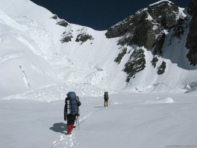 Фотогалерея или репортаж. Памирский марафон 2009. Часть 3. Пик Коммунизма (Альпинизм, маи, пик ленина, пик революции)