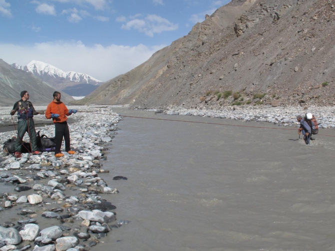 Фотогалерея или репортаж. Памирский марафон 2009. Часть 3. Пик Коммунизма (Альпинизм, маи, пик ленина, пик революции)