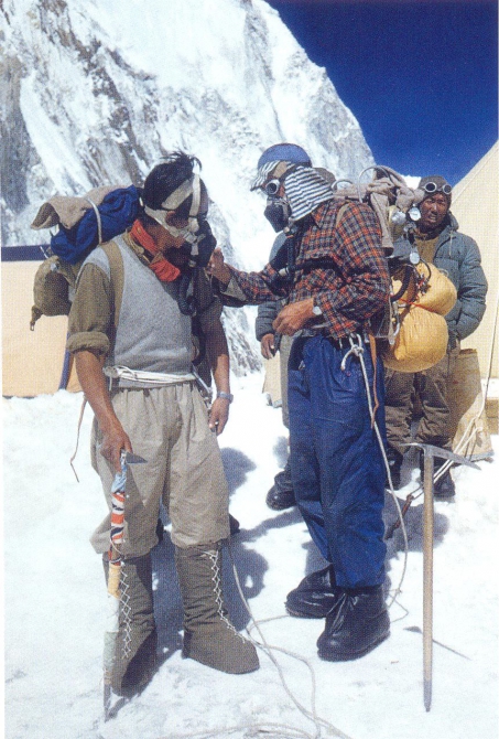 Высотные кислородные системы: новое – хорошо забытое старое. (Альпинизм, хант, бурдиллон, эверест, божуков, кислородное оборудование, эванс)