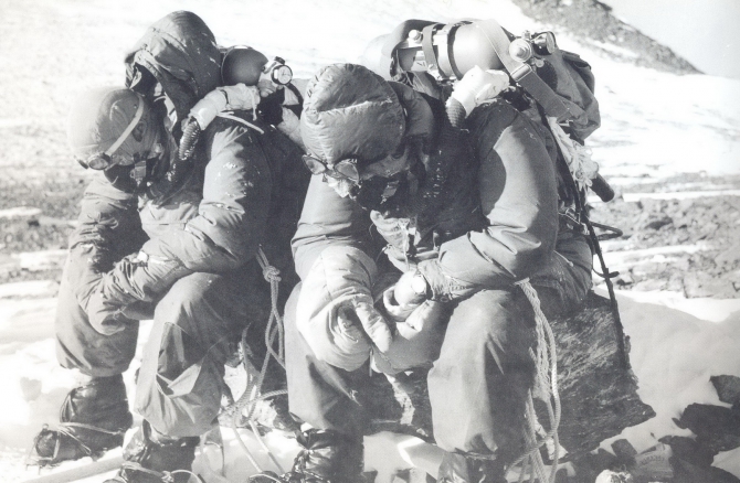 Высотные кислородные системы: новое – хорошо забытое старое. (Альпинизм, хант, бурдиллон, эверест, божуков, кислородное оборудование, эванс)