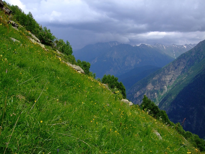 Гроза в горах (молнии и разряды, Альпинизм, гороза в горах)