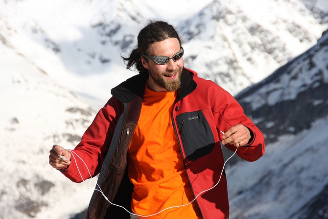 Удав снаружи и изнутри. RedFox Elbrus Race – взгляд со стороны (Альпинизм, волонтеры, высотные повара, судьи, высокогорные забеги, эльбрус)