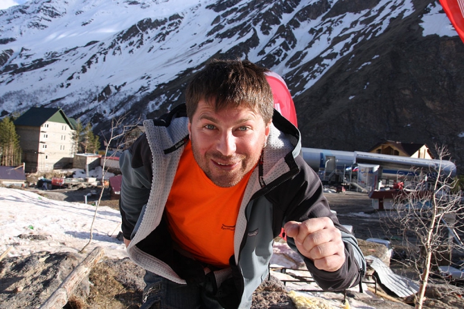 Удав снаружи и изнутри. RedFox Elbrus Race – взгляд со стороны (Альпинизм, волонтеры, высотные повара, судьи, высокогорные забеги, эльбрус)
