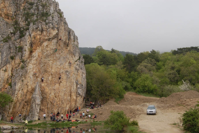 Красный Камень... Что с ним будет? (Скалолазание, застройка красного камня, акция, крым)