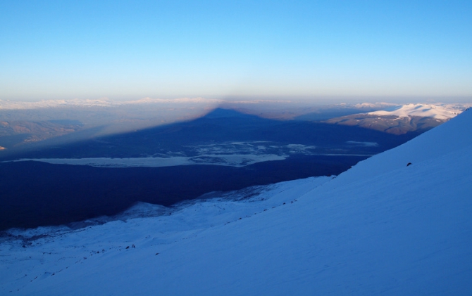 Немного снега в преддверии жаркого лета Арарат на лыжах (Альпинизм, сообщество любителей ски-тура, май, турция, восхождение, лыжи)