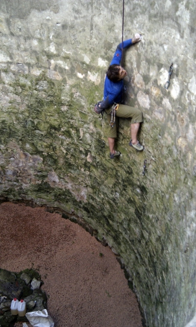 Троицкая башня, 11 маршрутов (5а-7а) недалеко от Москвы. Велкам! (Скалолазание)