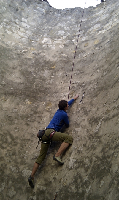 Троицкая башня, 11 маршрутов (5а-7а) недалеко от Москвы. Велкам! (Скалолазание)