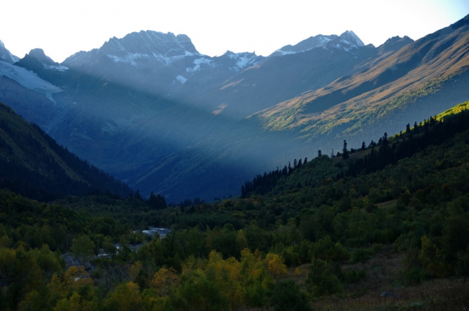 Фотографируем зубров (Путешествия, осень, домбай)