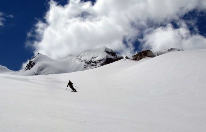 Russian Backcountry Team - 10 лет!!! (Бэккантри/Фрирайд, snowboarding.ru, russia backcountry team, адыл-су, кавказ, приэльбрусье, горные лыжи, сноуборд)