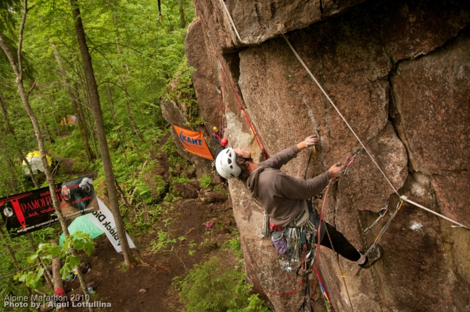 Альпинистский марафон. Фото. (Альпинизм, ам2010)