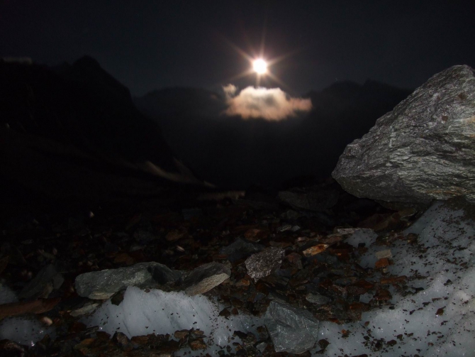 Стайер-спринт Домбай-Домбай 35 часов (Волк или Верблюд). Часть 2 – Ночь. (Альпинизм, соло)