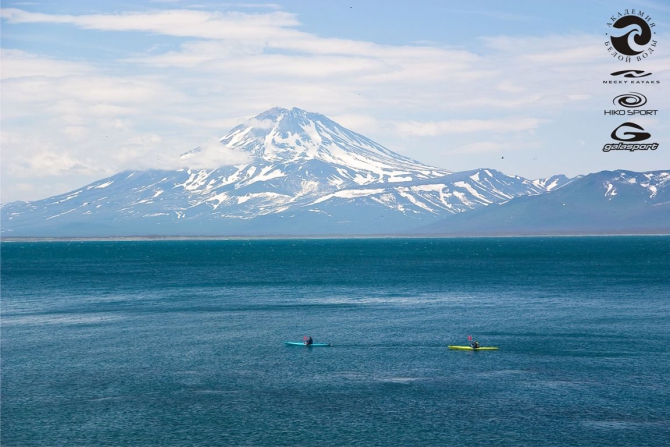 Pacific Rising Expedition. Гребля по спокойной воде днем и безудержный серфинг вечером…. (Вода, мыс лопатка, шумшу, парамушир, pacific rising expedition 2010, морской каякинг, курильские острова, камчатка, экспедиции, каякинг)