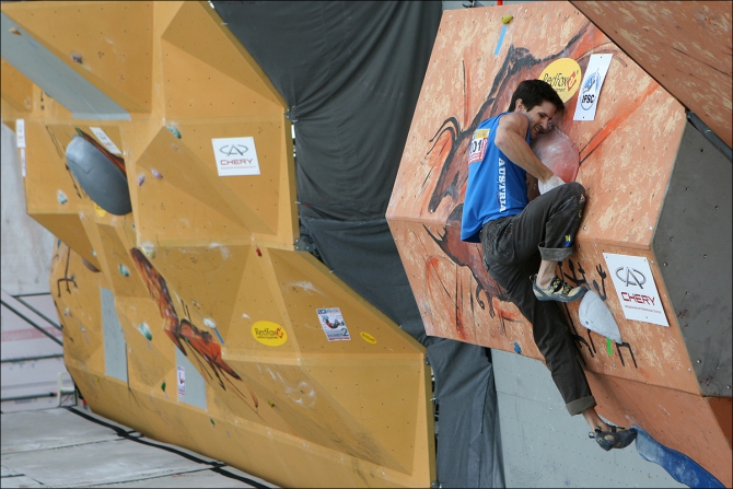 Boulder WC 2010 Moscow - очередная порция спама, Скалолазание, world cup, bouldering)