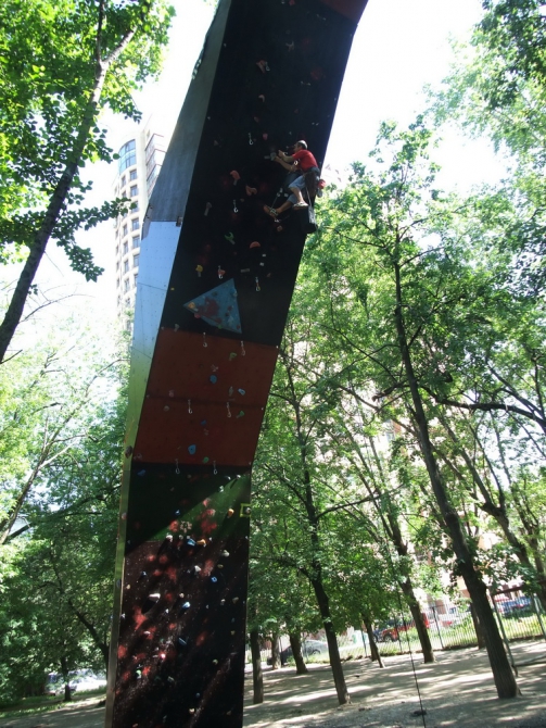 Скалодром на свежем воздухе (Альпинизм, скалодромы на открытом воздухе, черепаха, сосулька маи, двоеборье)