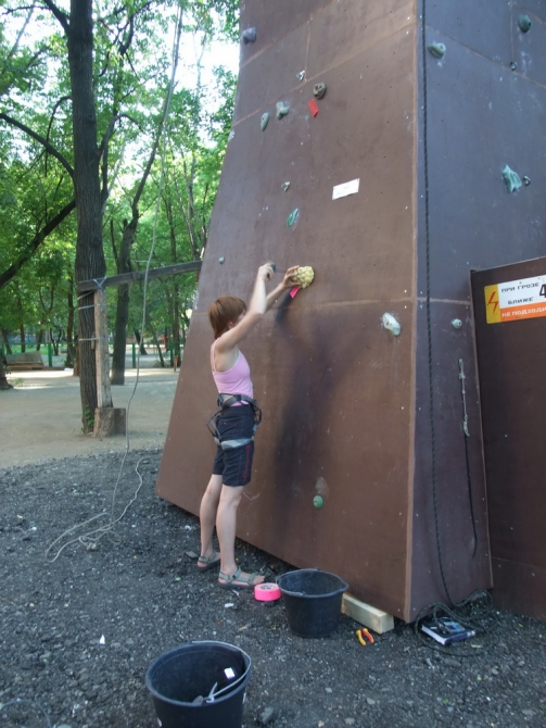 Скалодром на свежем воздухе (Альпинизм, скалодромы на открытом воздухе, черепаха, сосулька маи, двоеборье)
