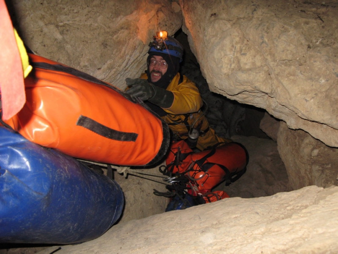 Снежная 09/10. Паводок. (Спелеология, спелеология)