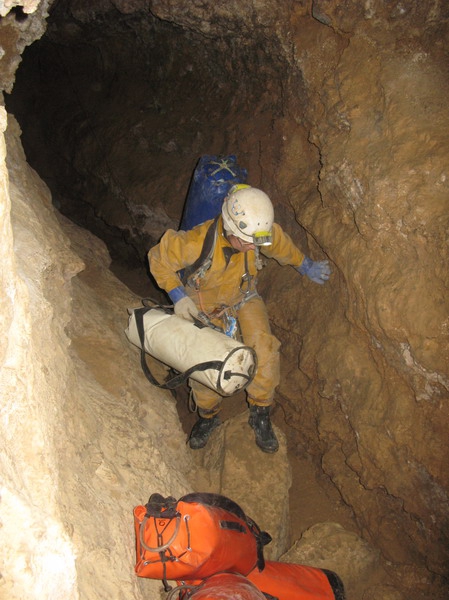 Снежная 09/10. Паводок. (Спелеология, спелеология)