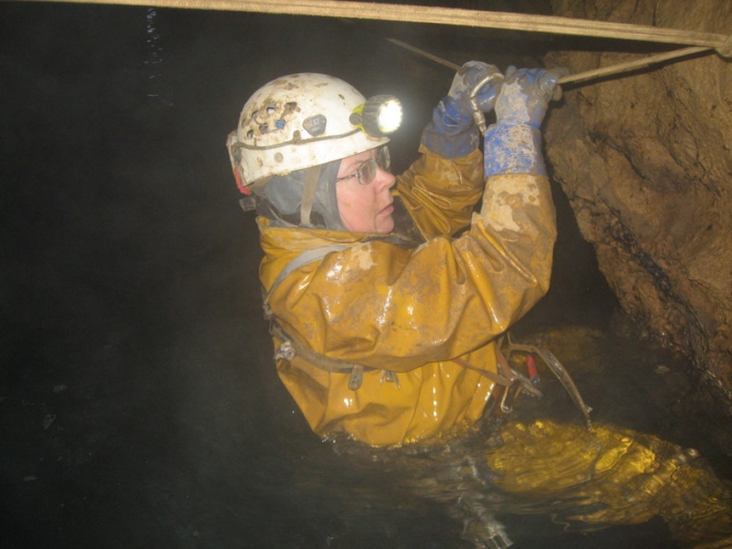 Снежная 09/10. Паводок. (Спелеология, спелеология)