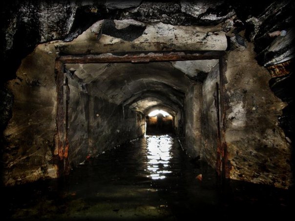 Заброшенная штольня. Слюдорудник (Спелеология)