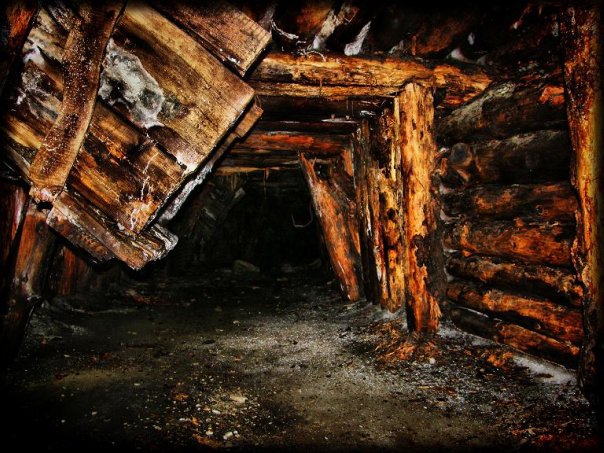 Заброшенная штольня. Слюдорудник (Спелеология)