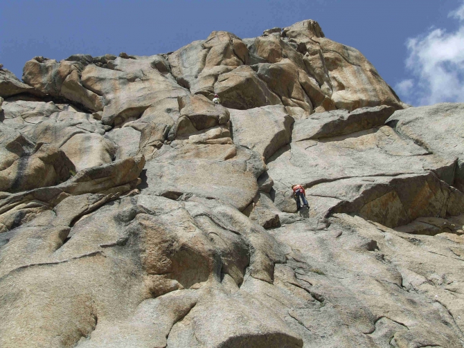 У СКАЛ ЕСТЬ ПАМЯТЬ (Альпинизм, август 2010, кубок памяти, скала никита, адырсу)