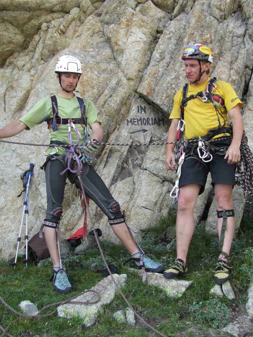 У СКАЛ ЕСТЬ ПАМЯТЬ (Альпинизм, август 2010, кубок памяти, скала никита, адырсу)