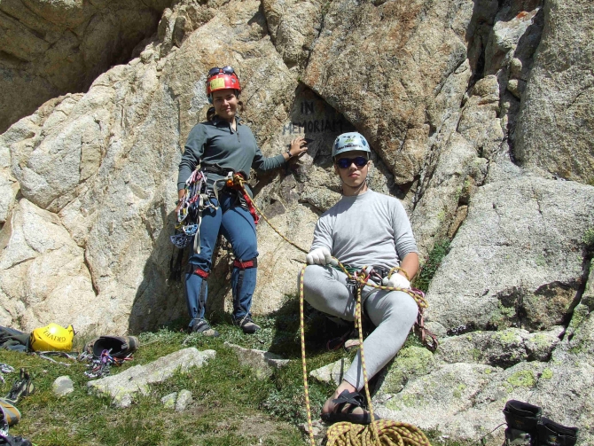 У СКАЛ ЕСТЬ ПАМЯТЬ (Альпинизм, август 2010, кубок памяти, скала никита, адырсу)