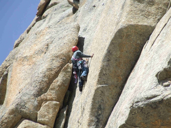 У СКАЛ ЕСТЬ ПАМЯТЬ (Альпинизм, август 2010, кубок памяти, скала никита, адырсу)