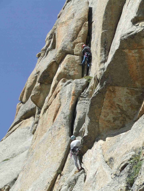 У СКАЛ ЕСТЬ ПАМЯТЬ (Альпинизм, август 2010, кубок памяти, скала никита, адырсу)
