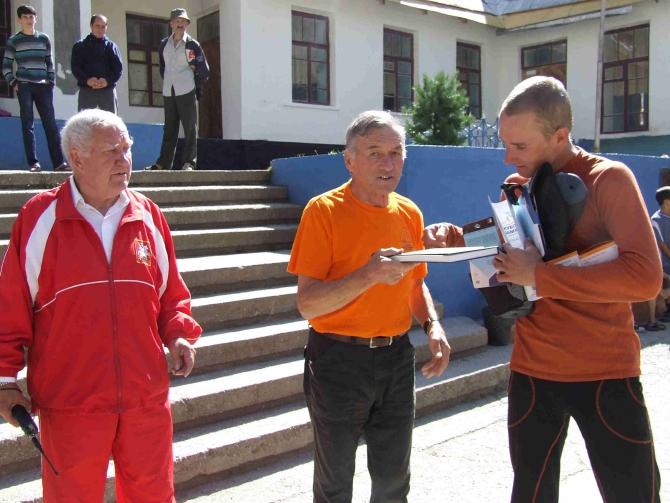 У СКАЛ ЕСТЬ ПАМЯТЬ (Альпинизм, август 2010, кубок памяти, скала никита, адырсу)