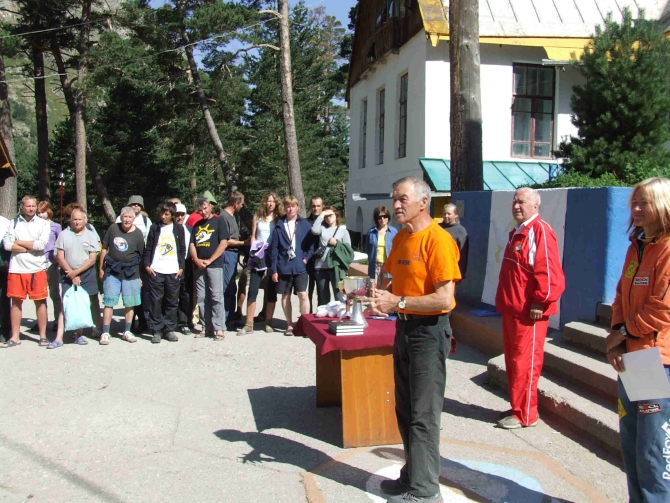 У СКАЛ ЕСТЬ ПАМЯТЬ (Альпинизм, август 2010, кубок памяти, скала никита, адырсу)
