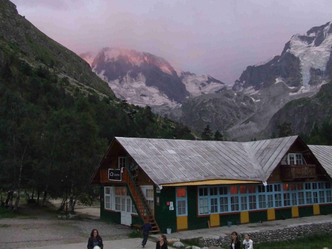 У СКАЛ ЕСТЬ ПАМЯТЬ (Альпинизм, август 2010, кубок памяти, скала никита, адырсу)