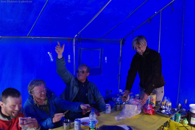 Караван. Илик - ледник Гашербрум ( Gasherbrum Glacier ). (Альпинизм, маи, каракорум, китайский каракорум, шаксгам)