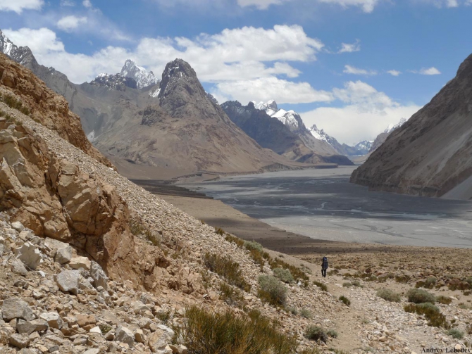 Караван. Илик - ледник Гашербрум ( Gasherbrum Glacier ). (Альпинизм, маи, каракорум, китайский каракорум, шаксгам)