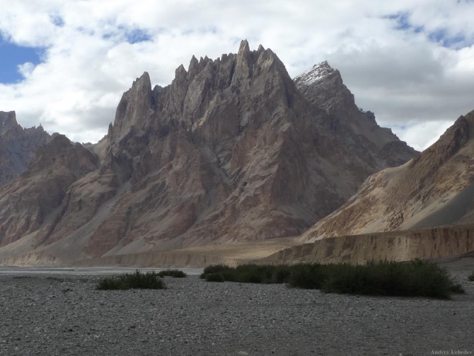 Караван. Илик - ледник Гашербрум ( Gasherbrum Glacier ). (Альпинизм, маи, каракорум, китайский каракорум, шаксгам)