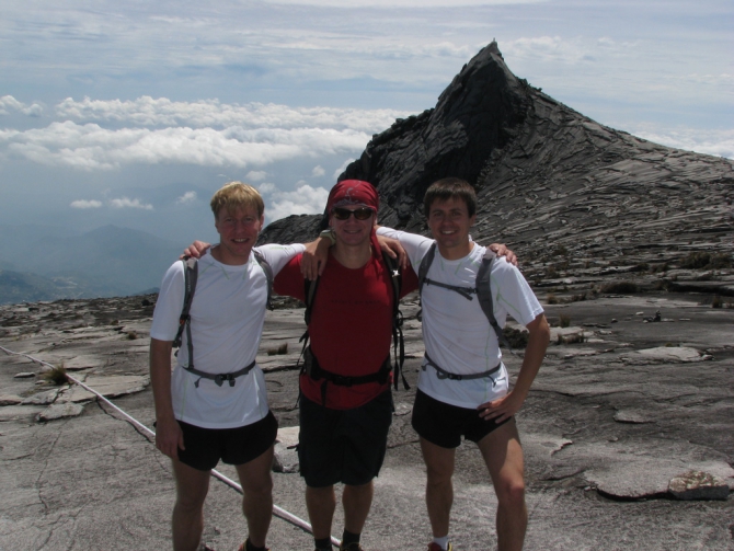 Команда "SALOMON RUSSIA" на гонке Mount Kinabalu International Climbathon! (Скайраннинг, skyrunning, skyrace)
