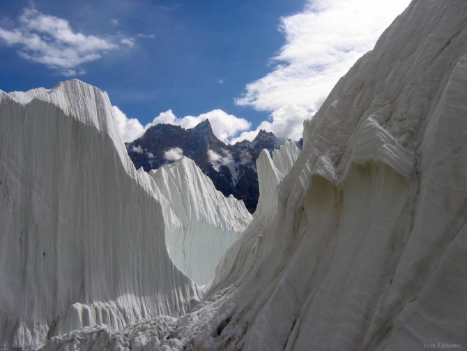 В царстве восьмитысячников. Кольцо у подножия великих вершин. (Альпинизм, маи, броуд пик, каракорум, китайский каракорум, гашербрум, хидден пик)